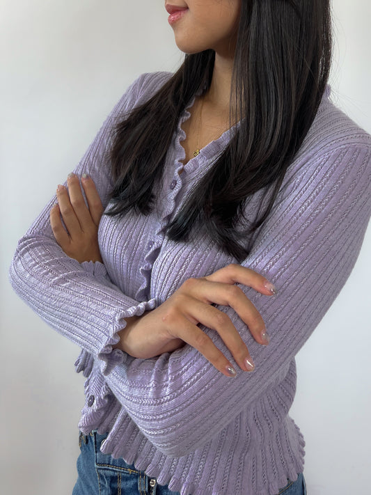 Ribbstickad tröja med knappar