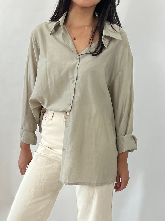 Tunn oversized skjorta